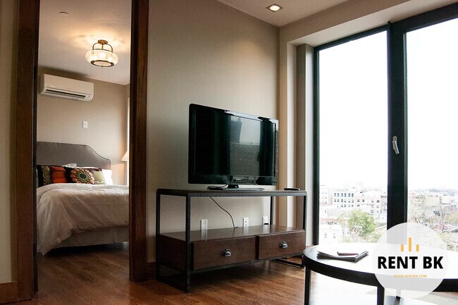 Building Photo - 865 Willoughby Ave