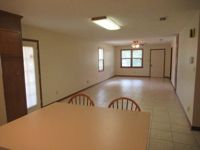 Building Photo - Brick Home located just outside of Hickory NC City Limits!