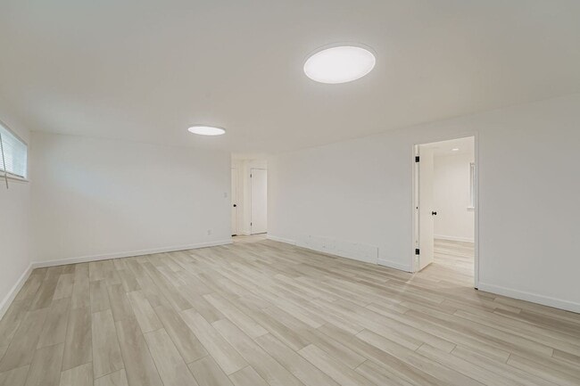 Foto del edificio - Shorewood Place 1035