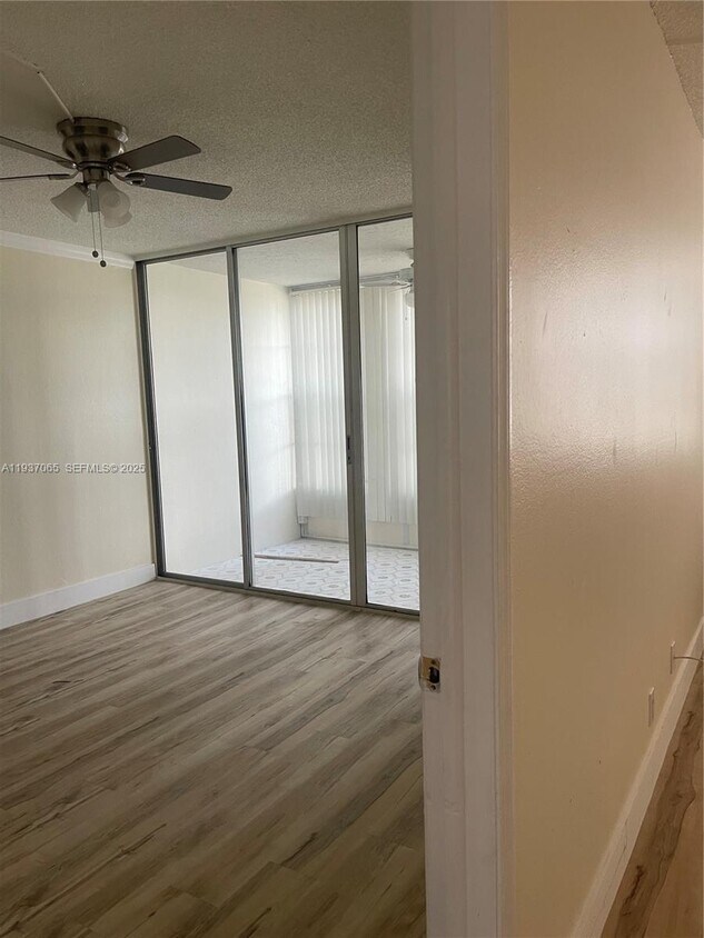 Foto del edificio - 9481 Evergreen Pl