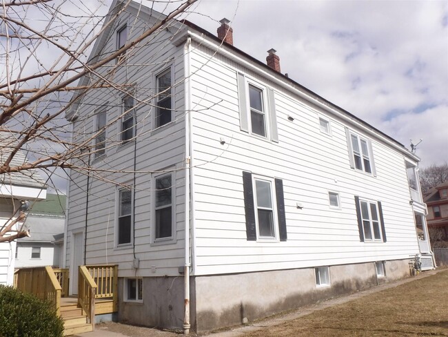 Building Photo - 299 6th Ave