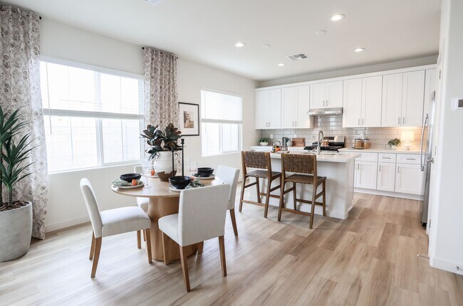 Foto del edificio - Gated Community, Pet Friendly, Upgraded Lifestyle - Now Available