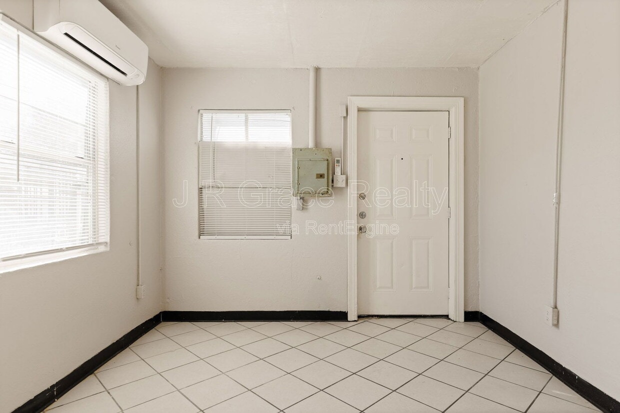 Primary Photo - 2807 Bellmead Dr