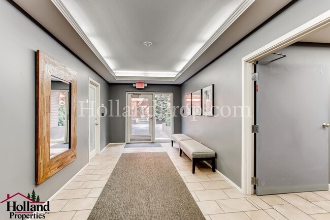 Building Photo - Modern 2-Bedroom Apartment in the Heart of Downtown