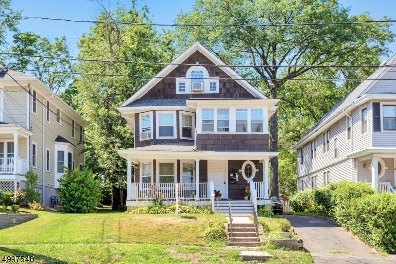 Primary Photo - 96 Grove St