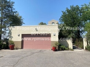 Building Photo - 1477 7200 S