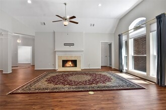 Building Photo - 152 W Amberglow Cir