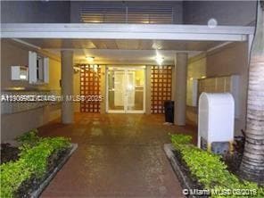 Building Photo - 600 NW 32nd Pl