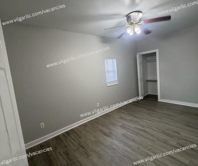 Building Photo - 3910 Deodar St