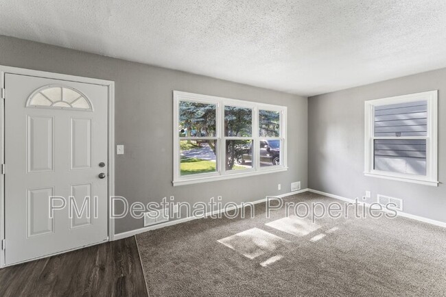Building Photo - 8031 Wayne Ave