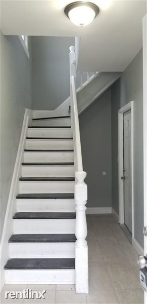 Foto del edificio - 3 br, 2 bath Apartment - 28 Smith St Apt 1
