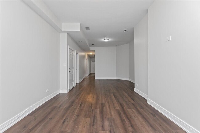 Building Photo - 1311 S Troy St