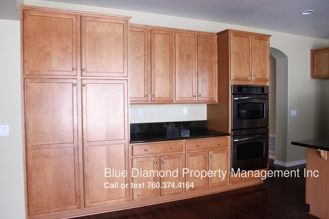 Building Photo - 4 BR, 3 BA plus a loft in San Elijo Hills