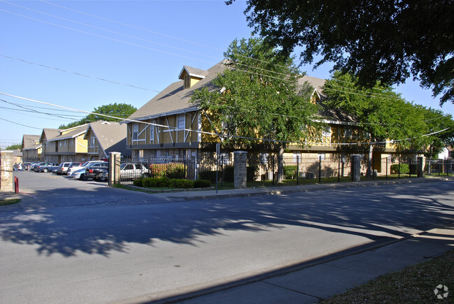 Stone Mansión Apartments - Stone Manor Apartments