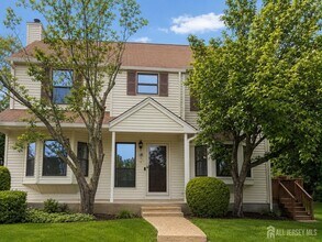 Building Photo - 1805 Deerfield Dr