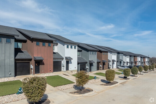 Building Photo - The Point at Forest Hill