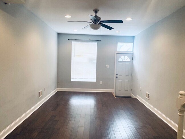 Foto del edificio - 3 br, 3.5 bath House - 2414 ORLEANS STREET