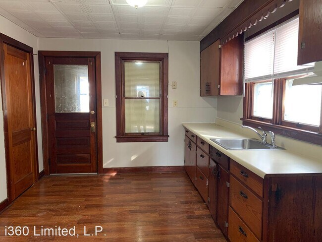 Foto del edificio - 3 br, 1 bath House - 79 S Federal St