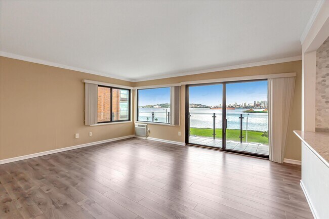 Building Photo - 1737 Harbor Ave SW