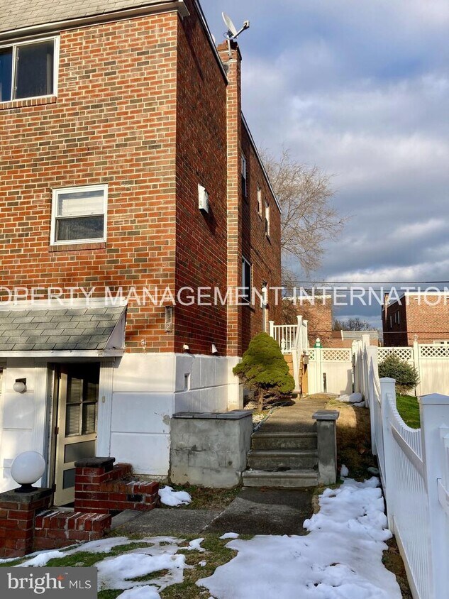 352 Ridgeway Pl, Philadelphia, PA 19116 House Rental in Philadelphia