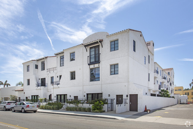 Building Photo - Santa Clara Court Apartments of Ventura