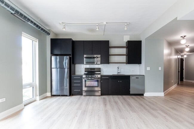 Foto del edificio - 941 W Belmont Ave