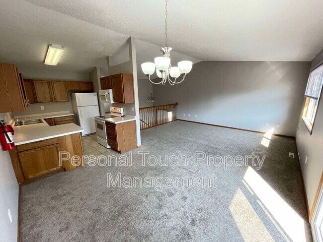 Building Photo - 2510 Amber Valley Ct S