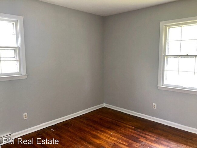 Building Photo - 3 br, 1.5 bath House - 1104 Amity Drive