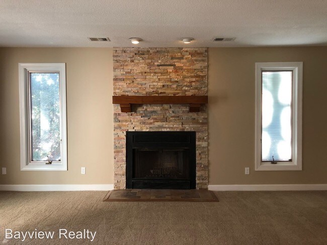 Building Photo - 3 br, 3.5 bath House - 2302 Croix Dr