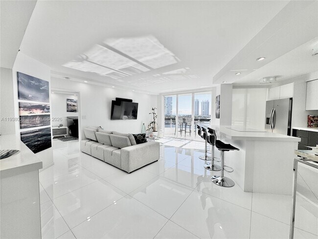 Foto del edificio - 3600 Mystic Pointe Dr