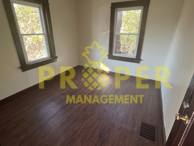 Building Photo - 3 bedrooms 1 bathroom for rent in Dayton