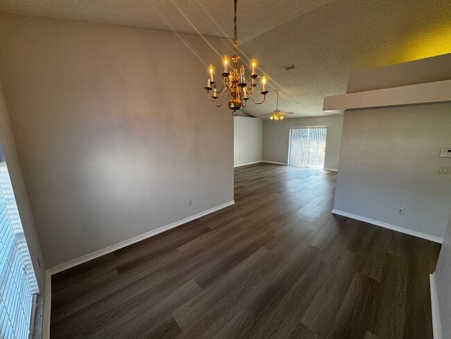 Foto del edificio - ? Move-In Ready 3/2/2 Near Ocala – Nearly 2,000 Sq Ft & Beautifully Updated! ?