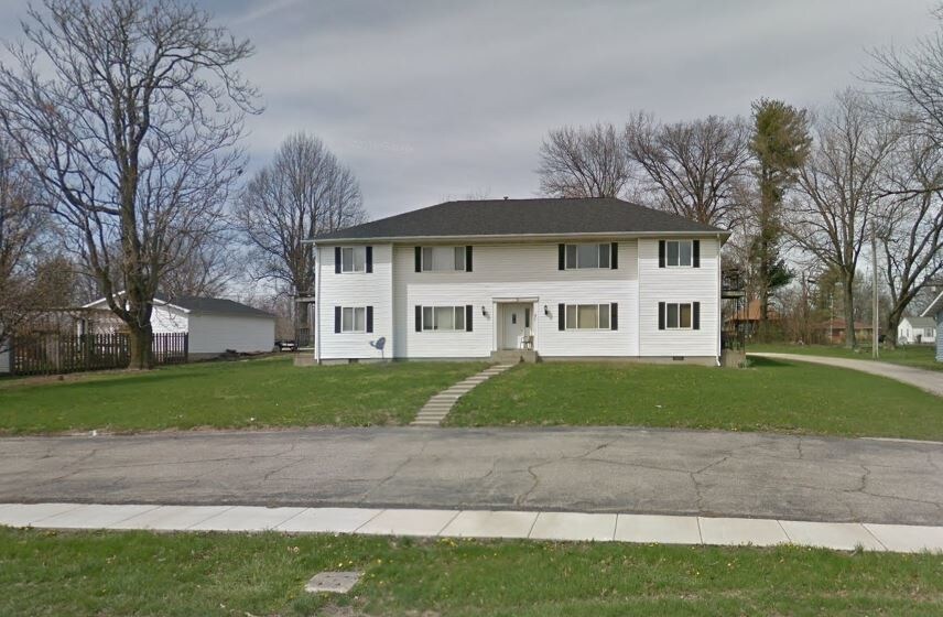 911 E Park St, Taylorville, IL 62568 Apartments in Taylorville, IL