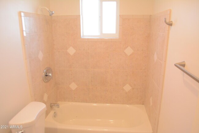 Foto del edificio - 10648 N 15th Ave