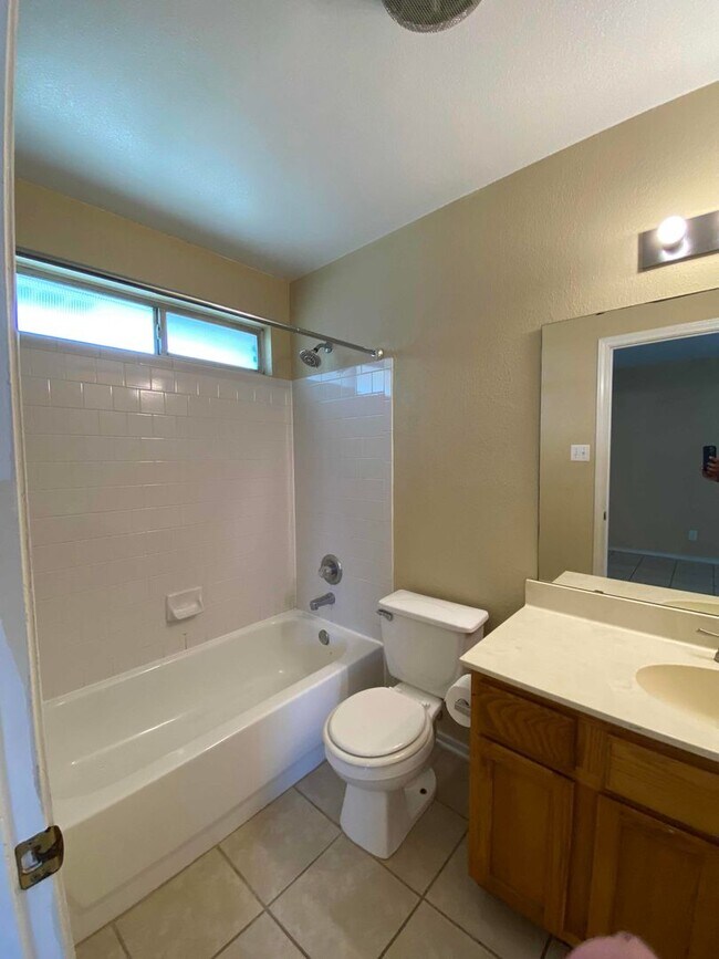 Building Photo - Cute Home in Killeen