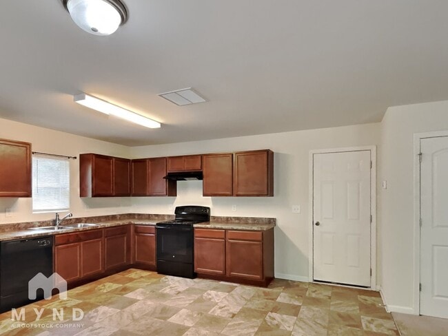 Building Photo - 303 Blackfoot Trail