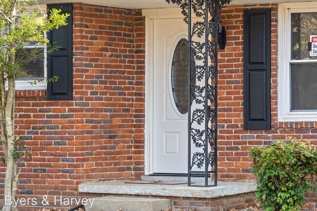 Foto del edificio - 3 br, 1 bath House - 2971 Trenton Road