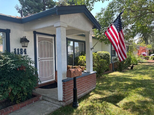 Building Photo - 1184 Victory Ln