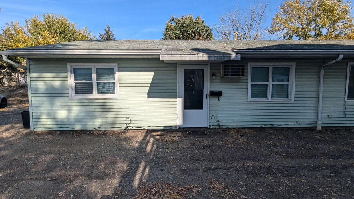 Primary Photo - 1461 Spring Ave NE