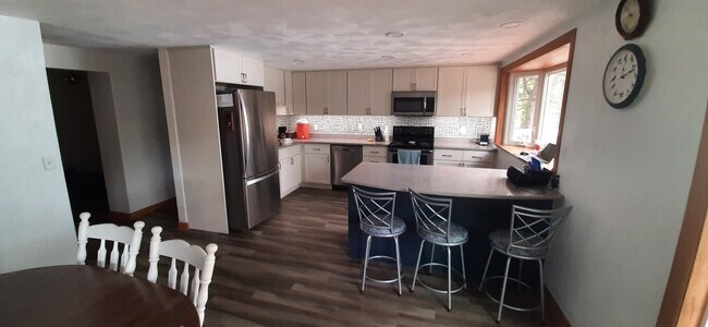 Foto del edificio - 7851 E Lakeshore Dr