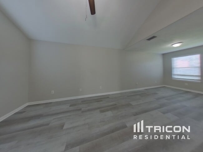 Foto del edificio - 16295 Hidden Deer Ln
