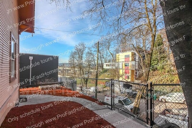 Foto del edificio - 3232 N Michigan Ave