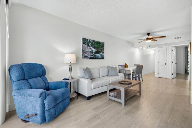 Foto del edificio - Your Waterfront Escape Awaits in Cape Coral