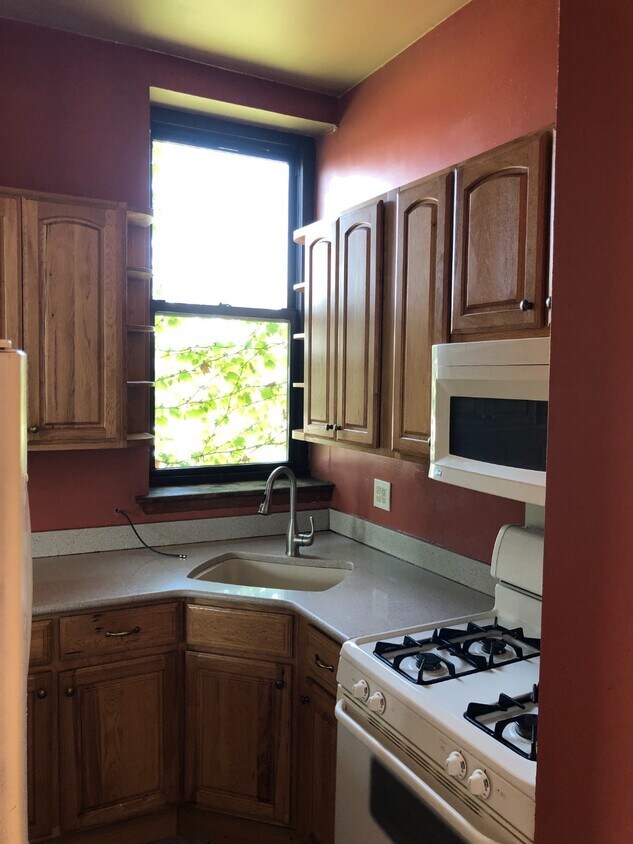 Primary Photo - 451 W 162nd St