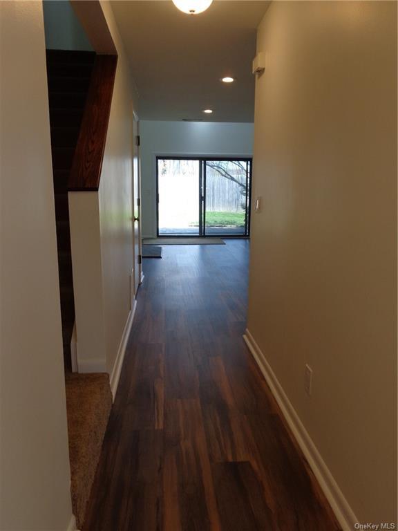 Building Photo - 94 Lake Ridge Cove