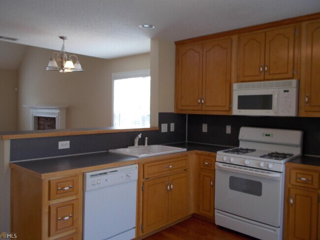Building Photo - 205 MacKenzie Ct