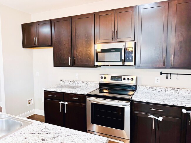 Building Photo - 116 Auxley Ct