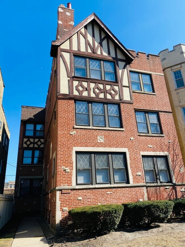 Building Photo - 5443 N Campbell Ave