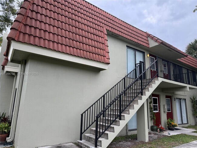 Foto del edificio - 11380 Royal Palm Blvd