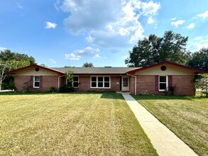 Building Photo - 3207 Cromwell Dr